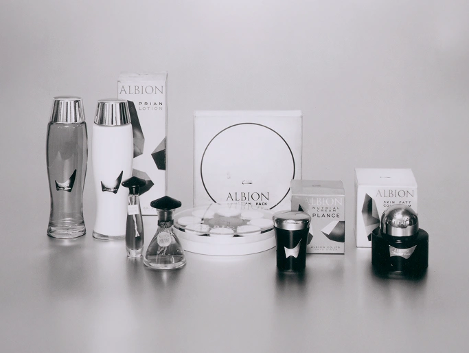 乳液「プライアン」、化粧水「オードリン」、栄養クリーム「プランセ」、コールドクリーム「スキンファット」、そして「パナシアンパック」の5品。